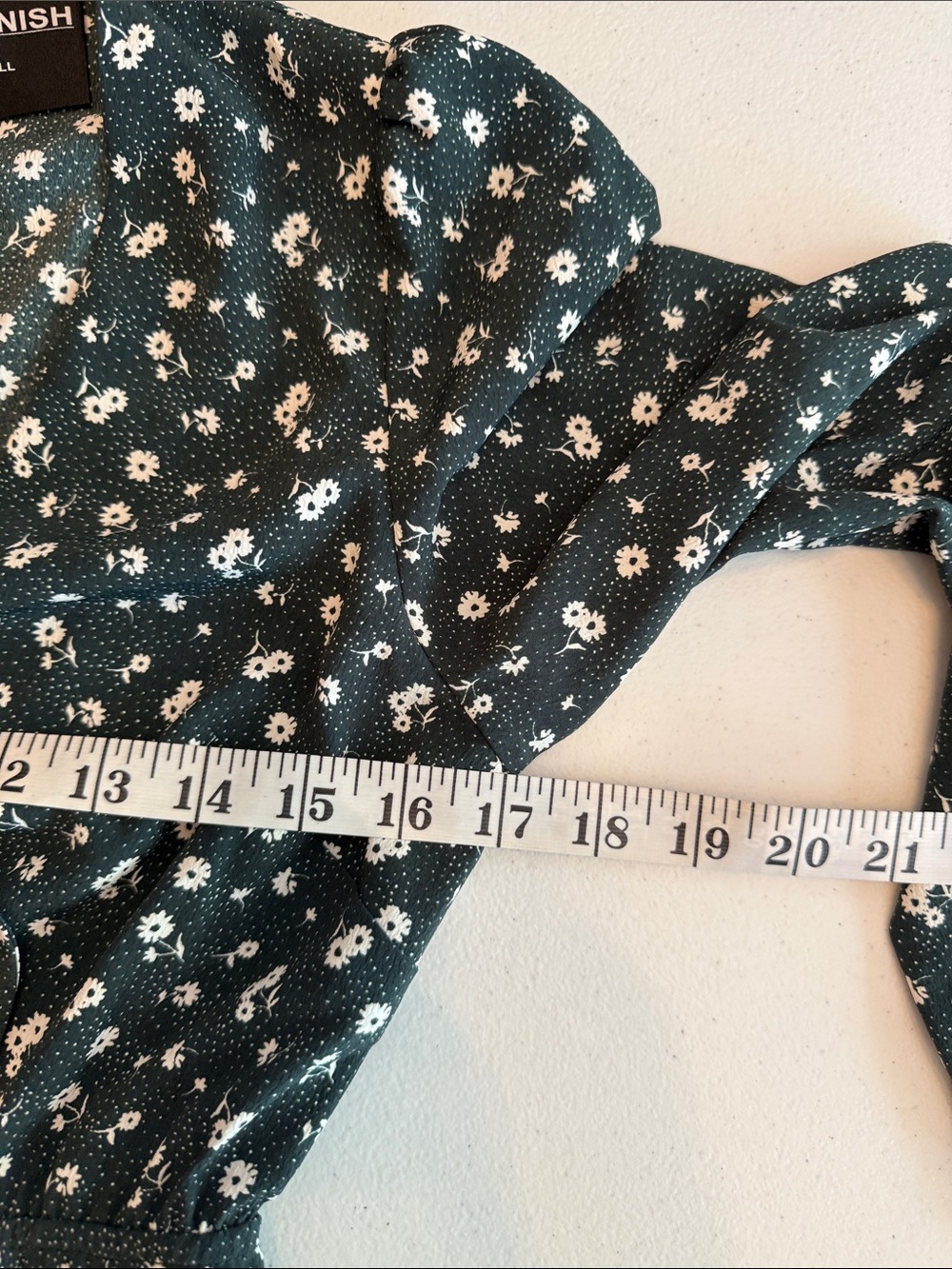 Kittenish Green and White V-Neck Bishop Sleeve Sundress - Picture 8 of 9
